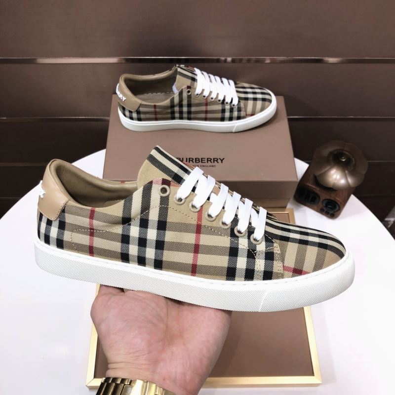 Burberry Low Shoes